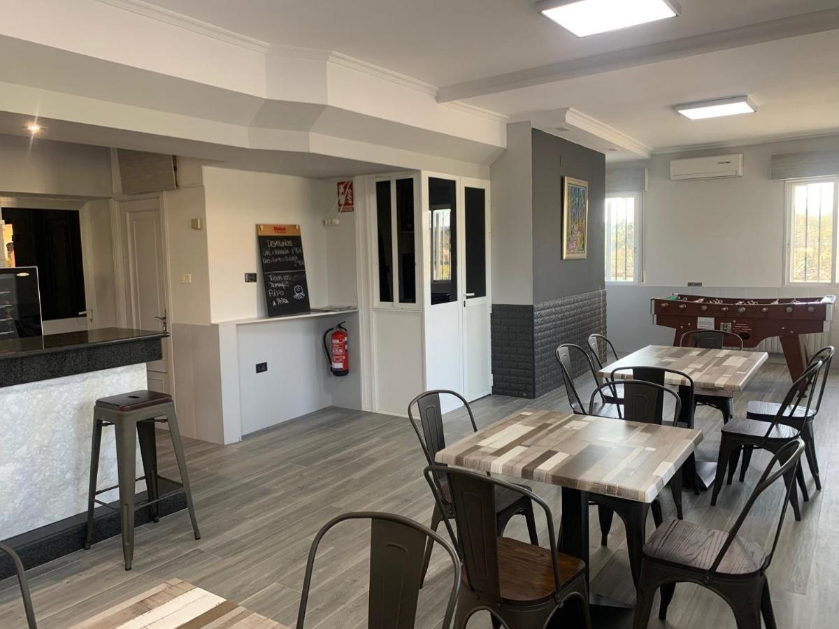 Hostal Sequeiros San Ciprian de Vinas ภายนอก รูปภาพ