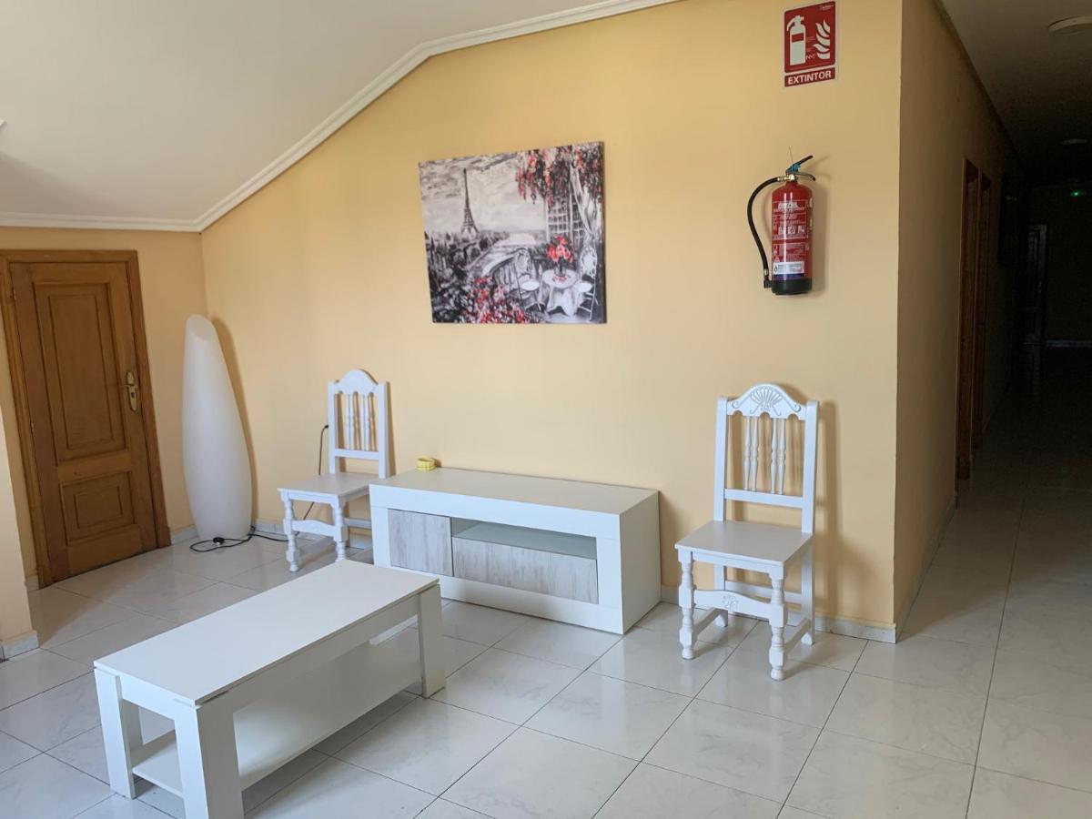 Hostal Sequeiros San Ciprian de Vinas ภายนอก รูปภาพ