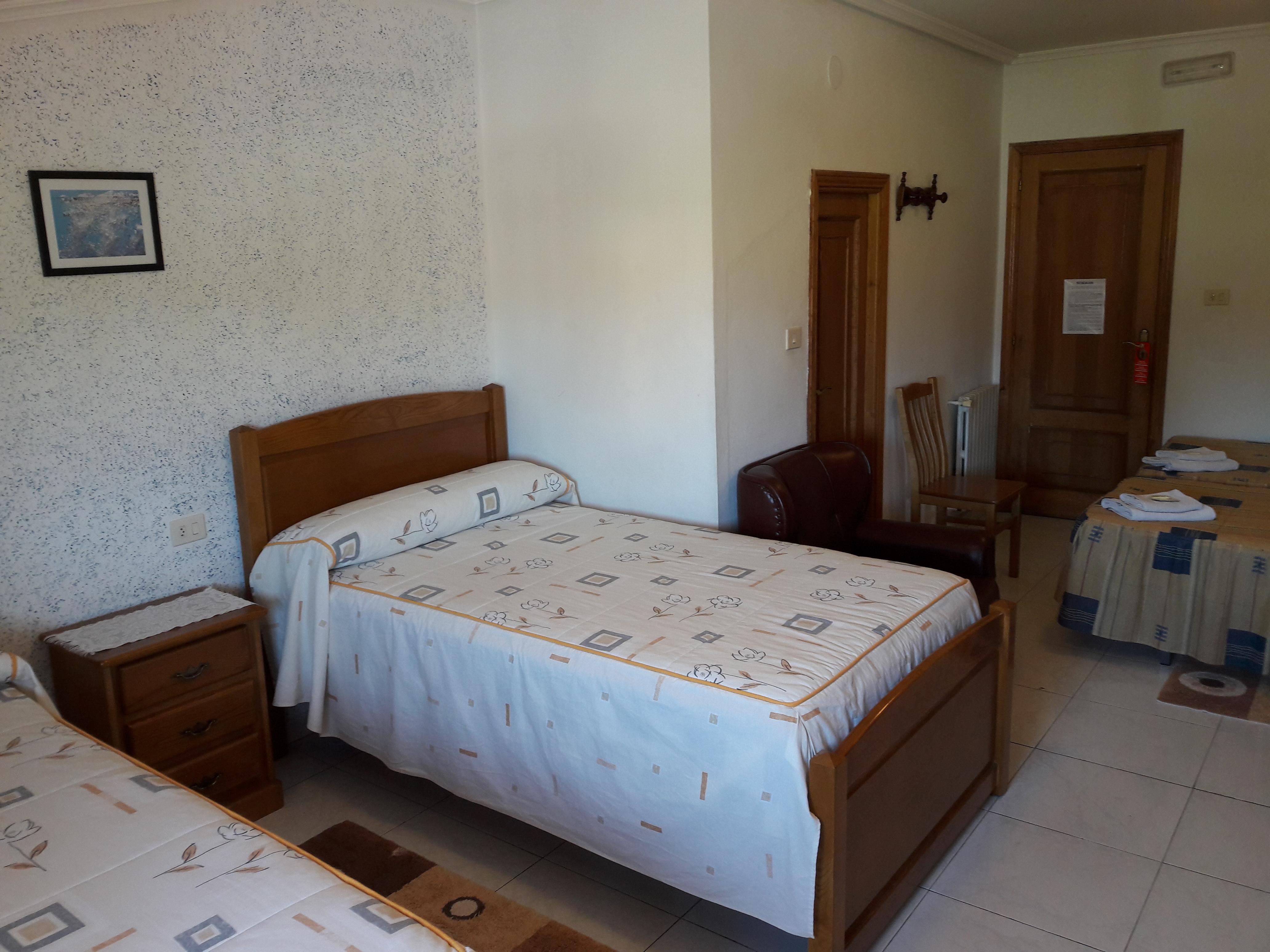 Hostal Sequeiros San Ciprian de Vinas ภายนอก รูปภาพ