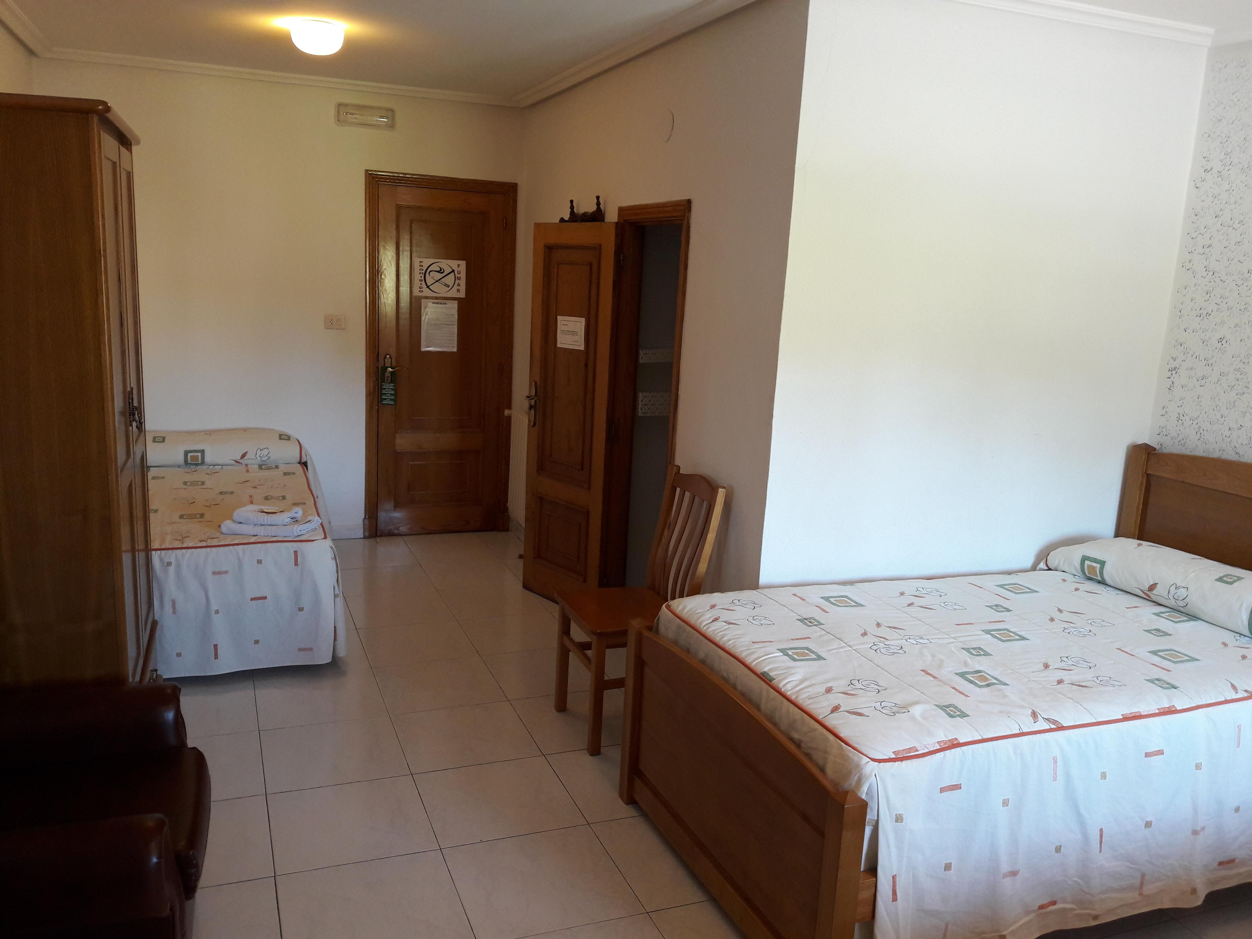 Hostal Sequeiros San Ciprian de Vinas ภายนอก รูปภาพ