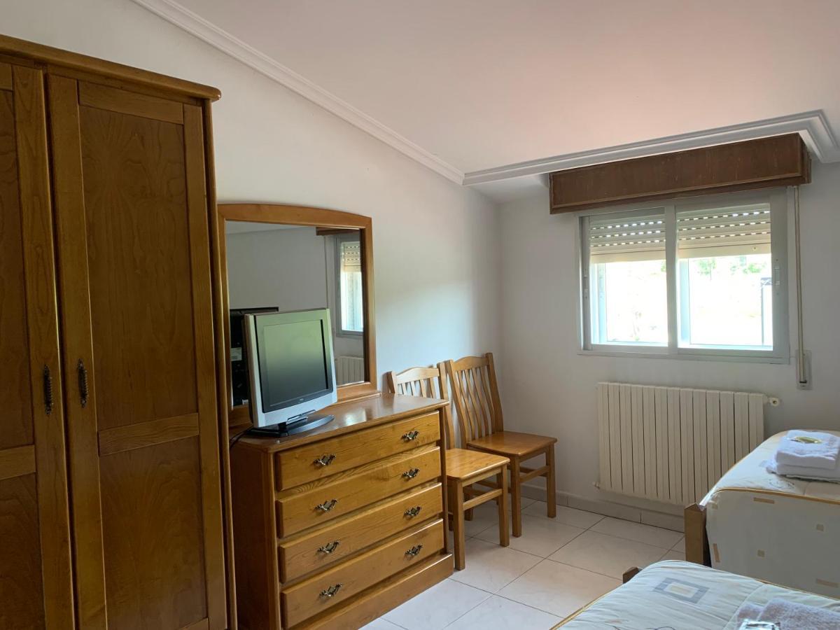 Hostal Sequeiros San Ciprian de Vinas ภายนอก รูปภาพ