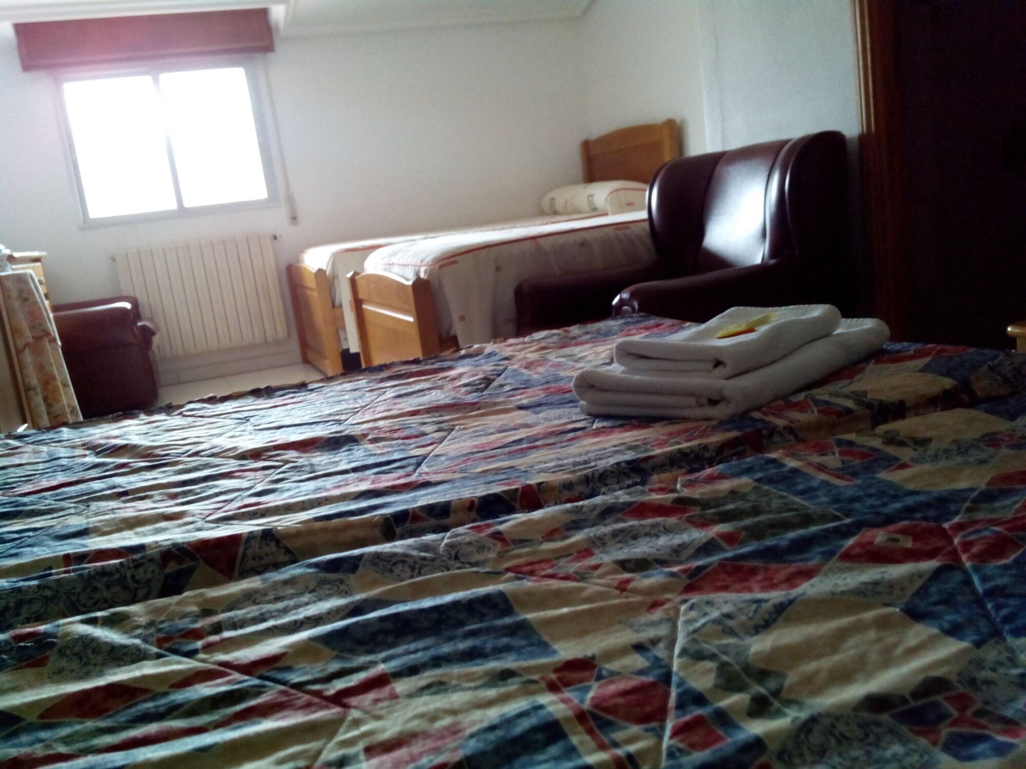 Hostal Sequeiros San Ciprian de Vinas ภายนอก รูปภาพ
