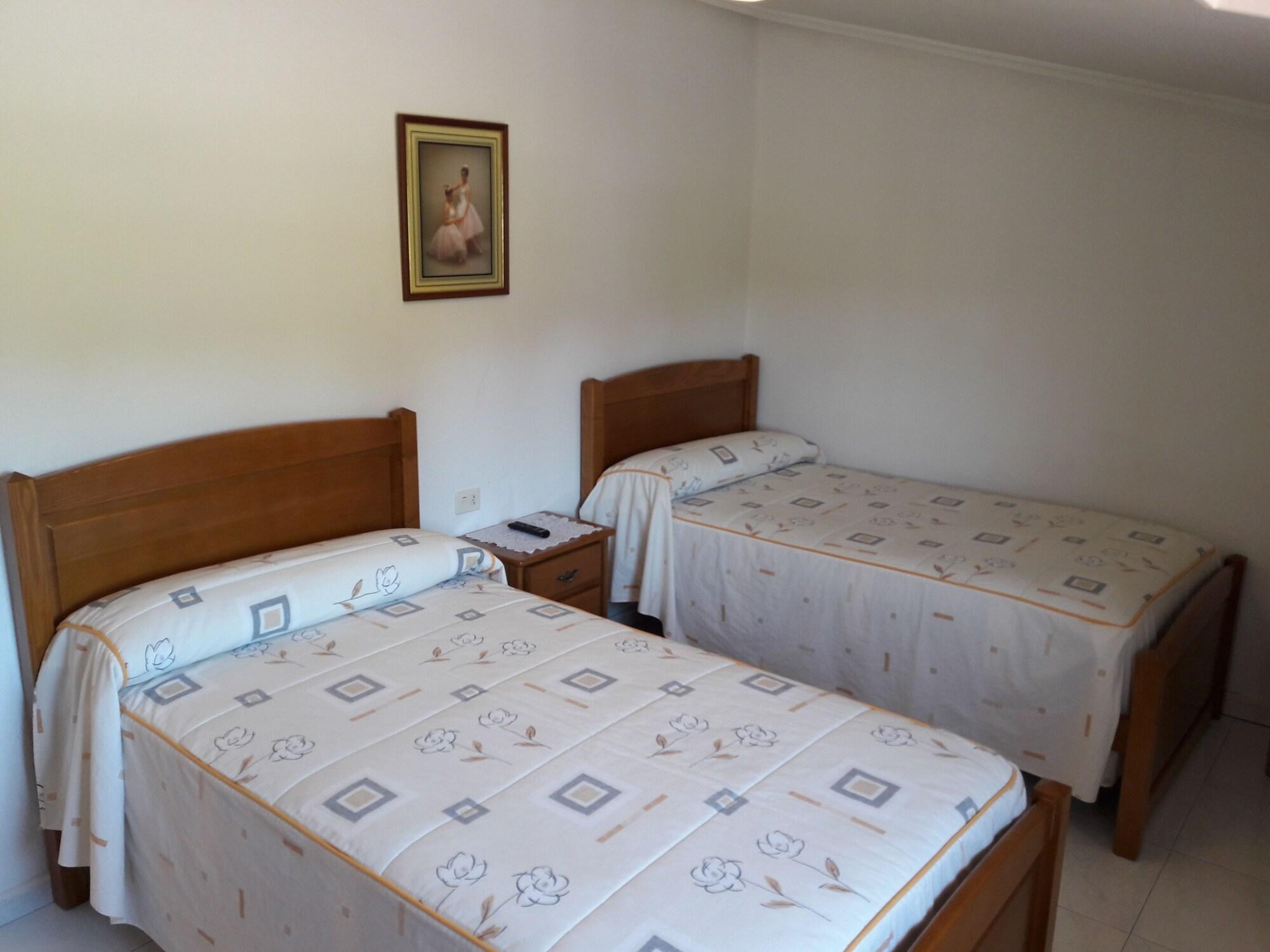 Hostal Sequeiros San Ciprian de Vinas ภายนอก รูปภาพ