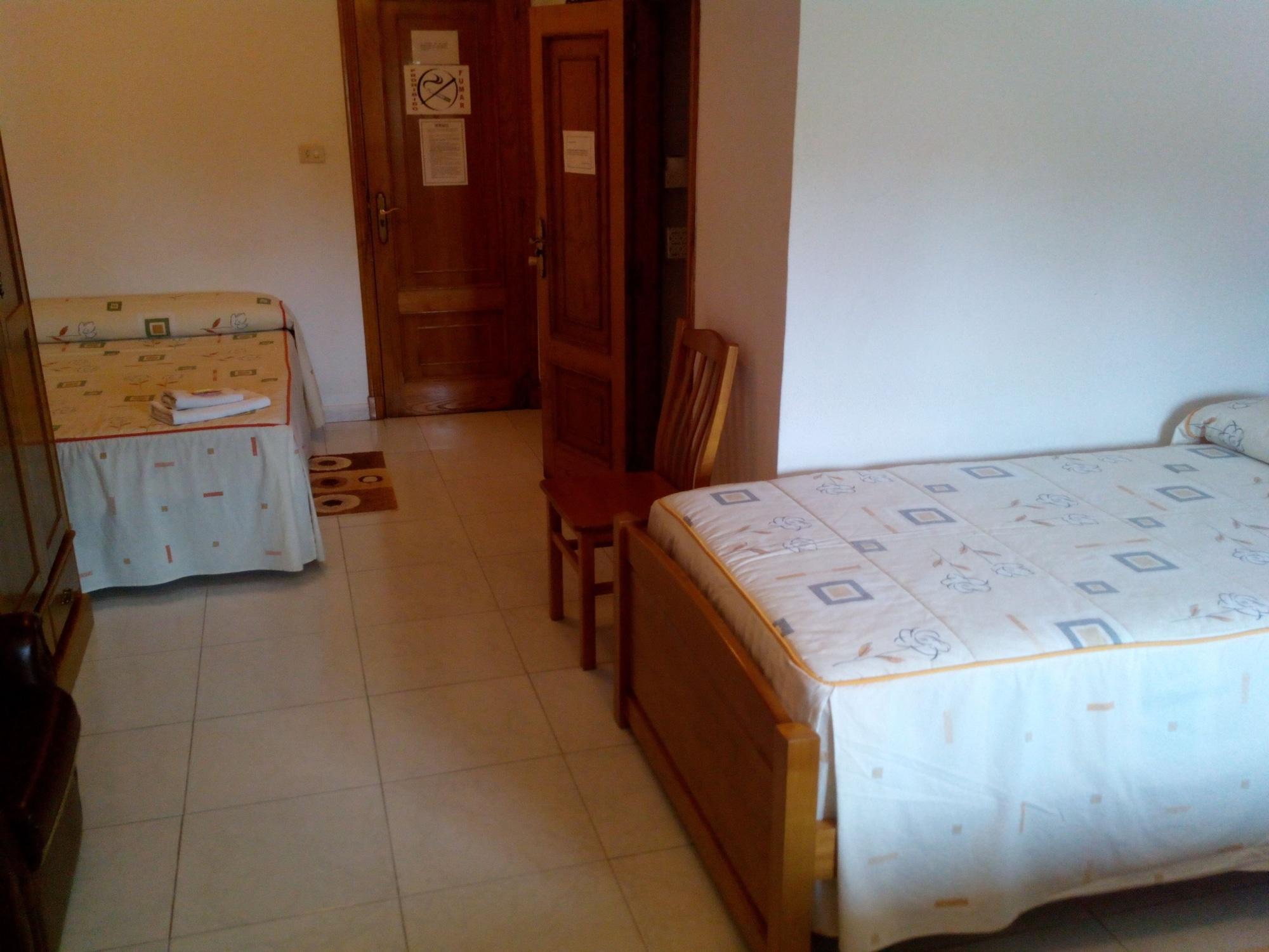 Hostal Sequeiros San Ciprian de Vinas ภายนอก รูปภาพ