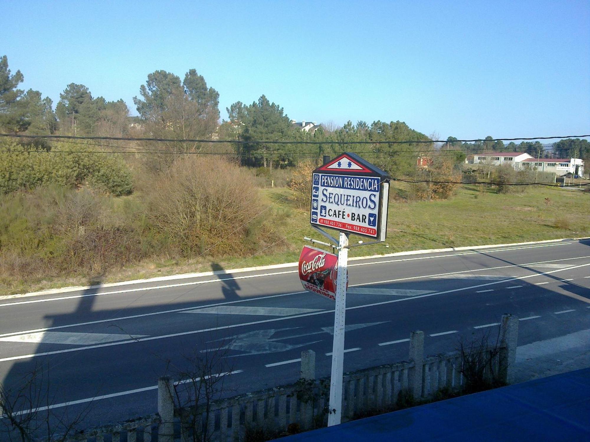 Hostal Sequeiros San Ciprian de Vinas ภายนอก รูปภาพ