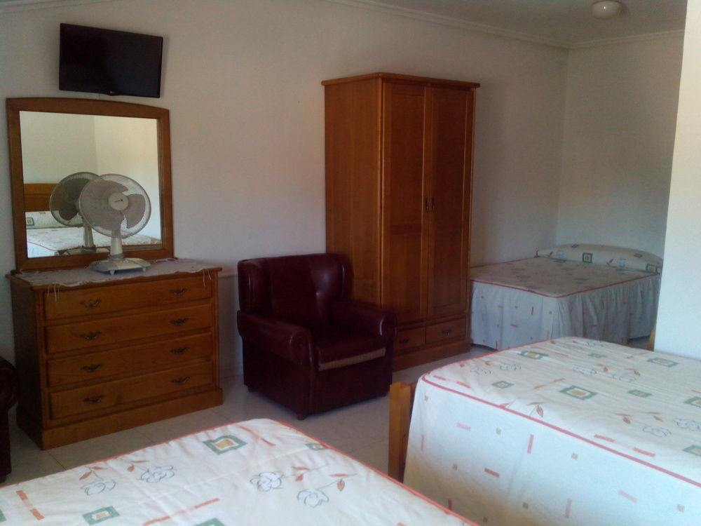 Hostal Sequeiros San Ciprian de Vinas ภายนอก รูปภาพ